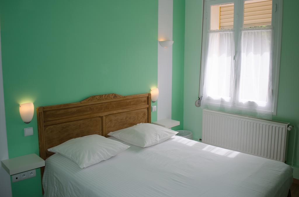 Hôtel Lac Et Forêt Saint-André-les-Alpes Quarto foto