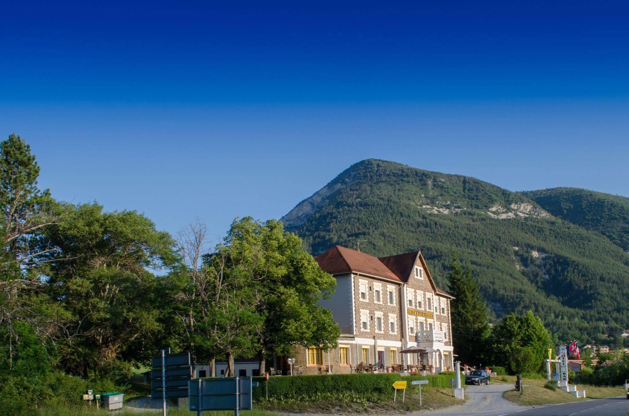 Hôtel Lac Et Forêt Saint-André-les-Alpes Exterior foto
